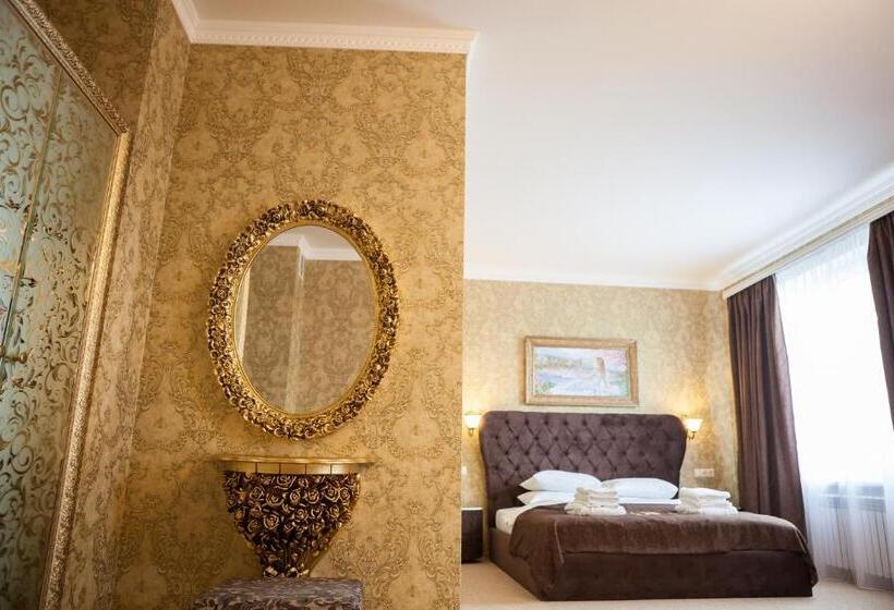 سوئیت پرزیدنت, Astoria