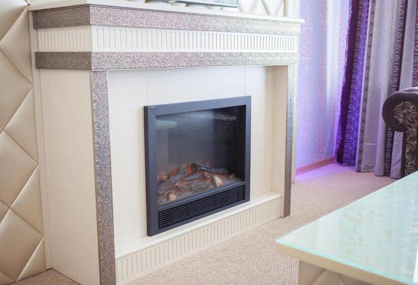 سوئیت پرزیدنت, Astoria