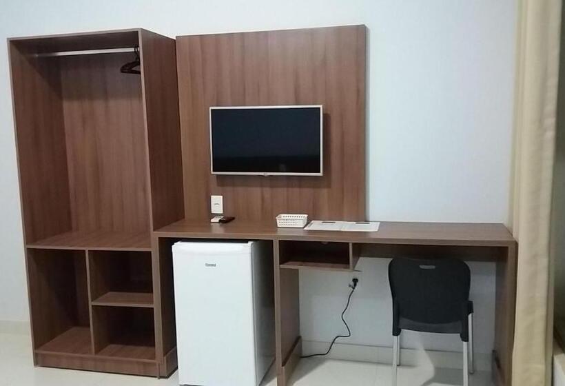 غرفة كلاسيكية ثلاثية, Big