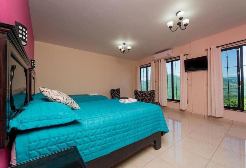 Четырехместный Номер Классик, Dolores