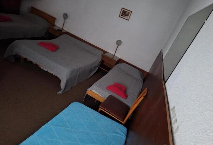 Семейный Номер, Las Violetas