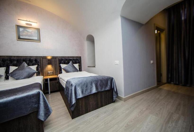 标准三人间, Passage Modern Hotel Baku