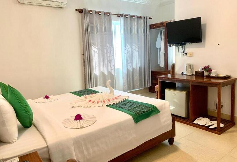 Номер Deluxe, The One By Nika