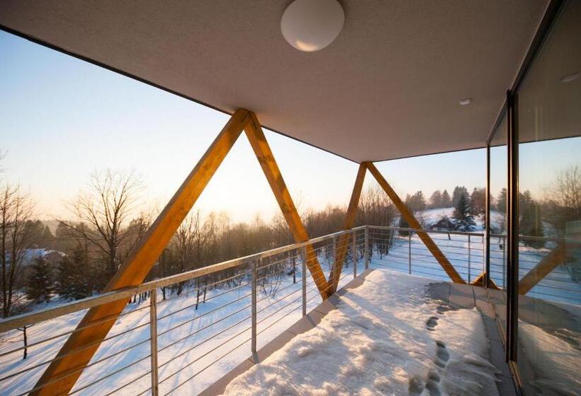 デラックストリプルルーム, Four Seasons In Benecko