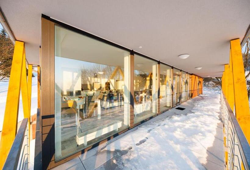 デラックストリプルルーム, Four Seasons In Benecko