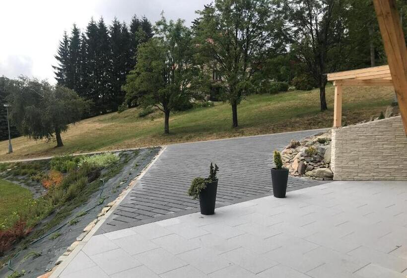 デラックスビラの１ベッドルーム, Four Seasons In Benecko