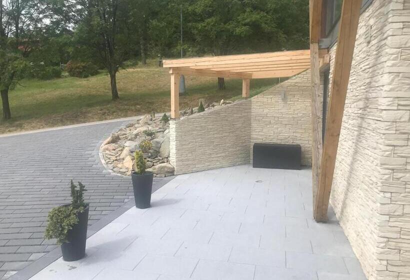 デラックスビラの１ベッドルーム, Four Seasons In Benecko