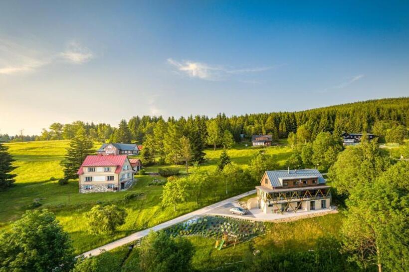 デラックスビラの１ベッドルーム, Four Seasons In Benecko