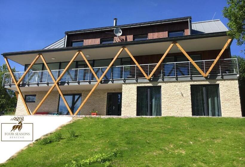 デラックスビラの１ベッドルーム, Four Seasons In Benecko