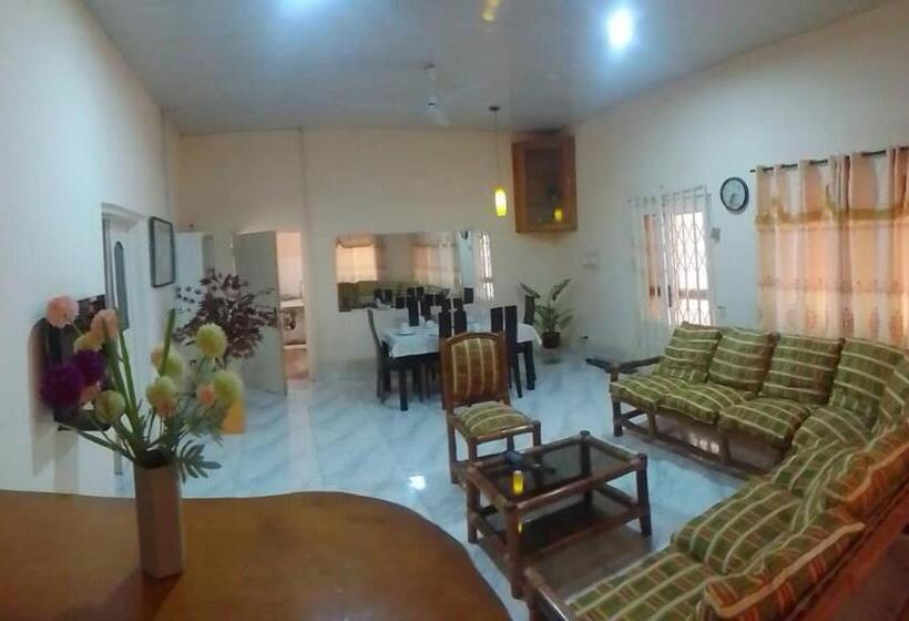 ویلای 3 خوابه, Marrets International Villa