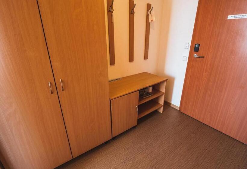 장애인을 위한 킹사이즈 침대 스탠다드 룸, Pelikan Purkarec