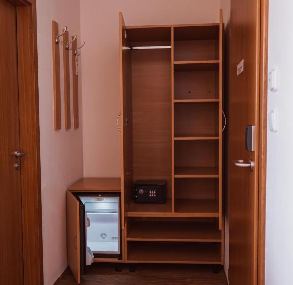 트리플 클래식 룸, Pelikan Purkarec