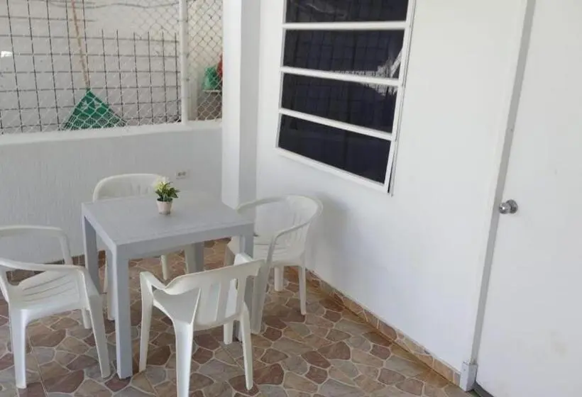 スタンダード４人部屋, Sarie Bay Inn