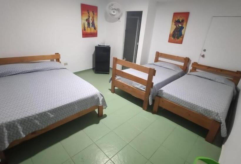Четырехместный Номер Стандарт, Sarie Bay Inn