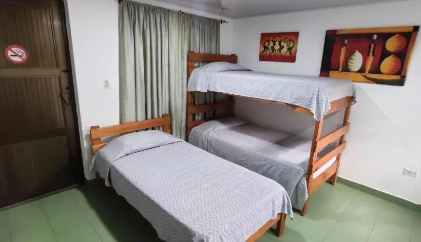 ファミリールーム, Sarie Bay Inn