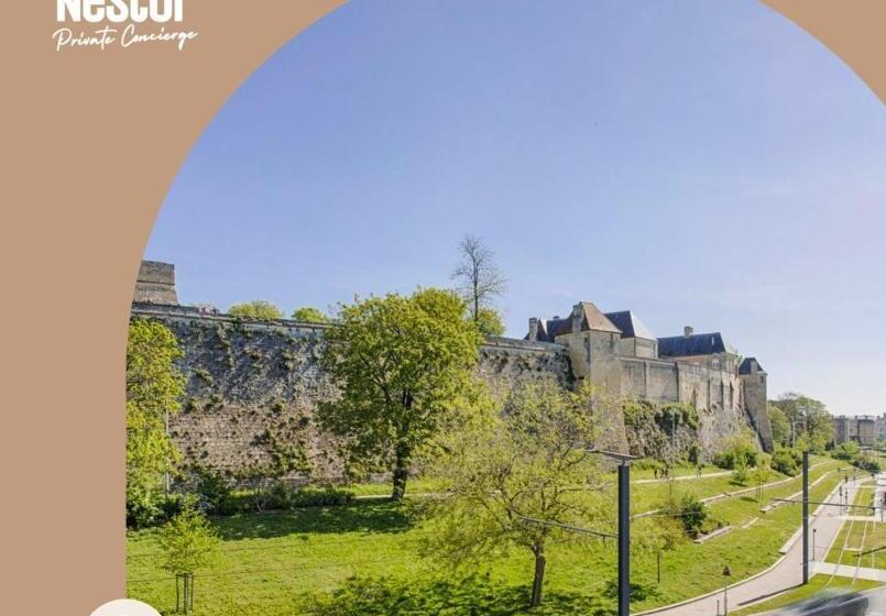 1ベッドルームハウス, The Castle House