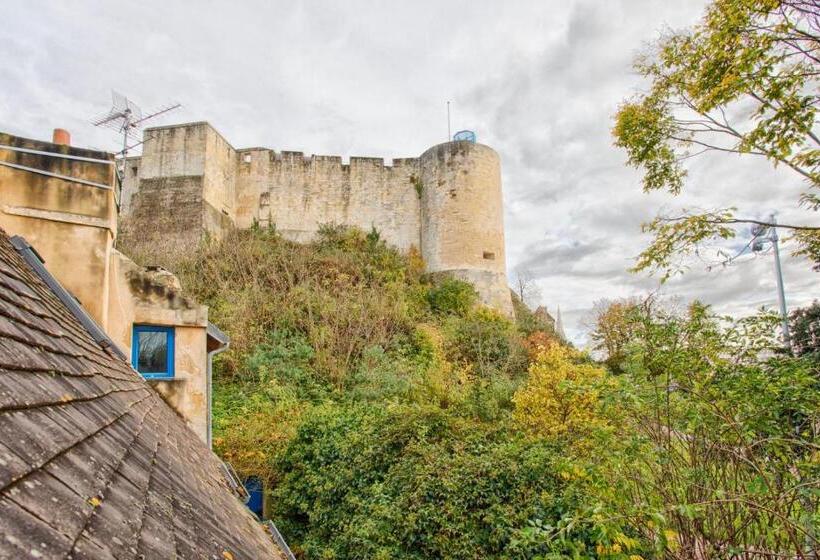 منزل غرفة نوم واحدة, The Castle House