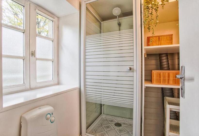 침실 1개 주택, The Castle House