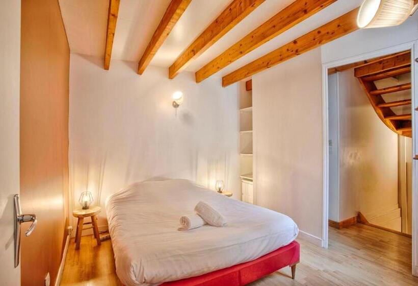 침실 1개 주택, The Castle House