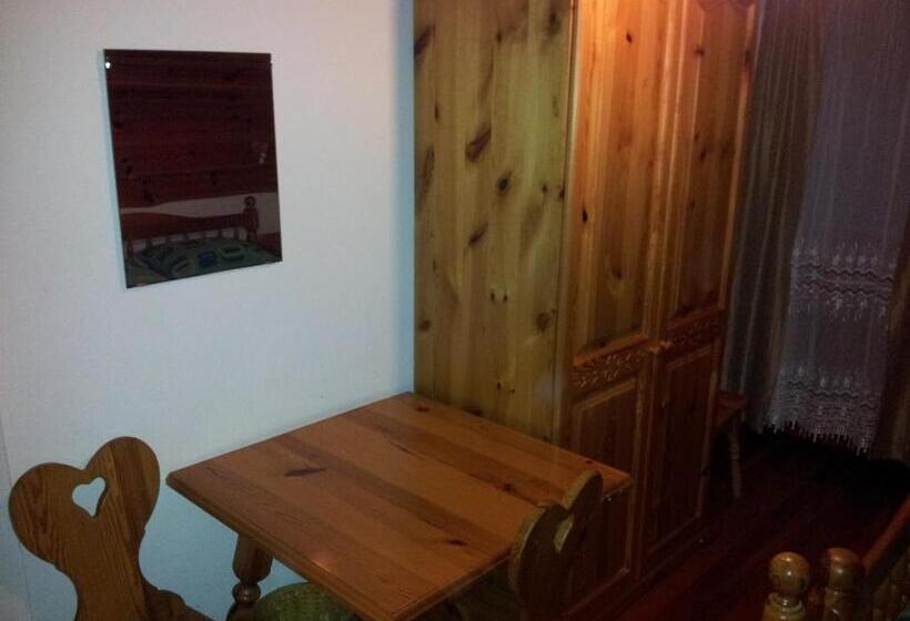 اتاق استاندارد چهار تخته, Turistična Kmetija Zgornji Zavratnik