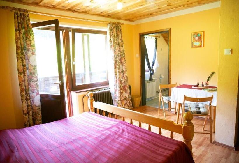 اتاق استاندارد سه تخته با بالکن, Turistična Kmetija Zgornji Zavratnik