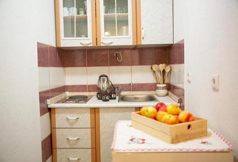 اتاق استاندارد سه تخته با بالکن, Turistična Kmetija Zgornji Zavratnik