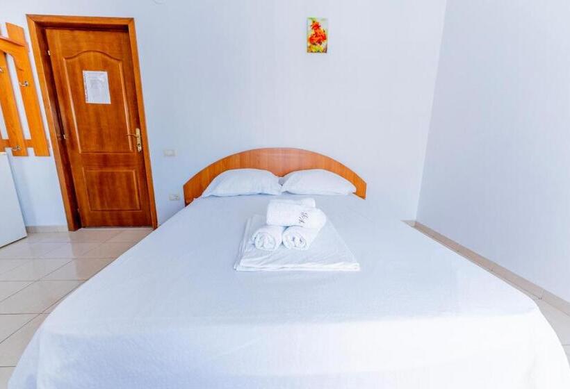 اتاق استاندارد با بالکن, Vila Babai