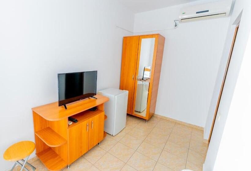 اتاق استاندارد چهارنفره با بالکن, Vila Babai