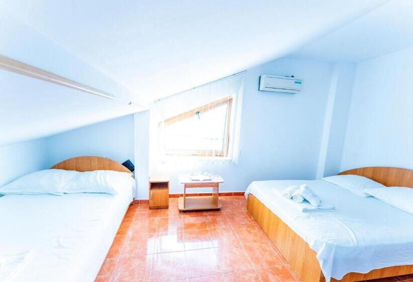 اتاق خانوادگی, Vila Babai