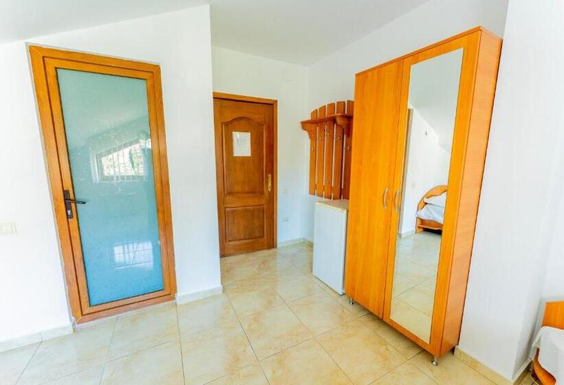 اتاق خانوادگی, Vila Babai