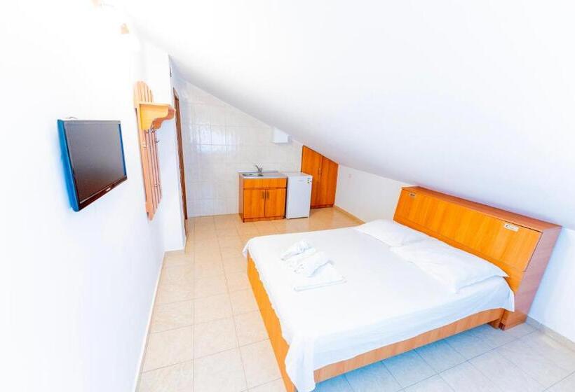 اتاق اکونومی, Vila Babai