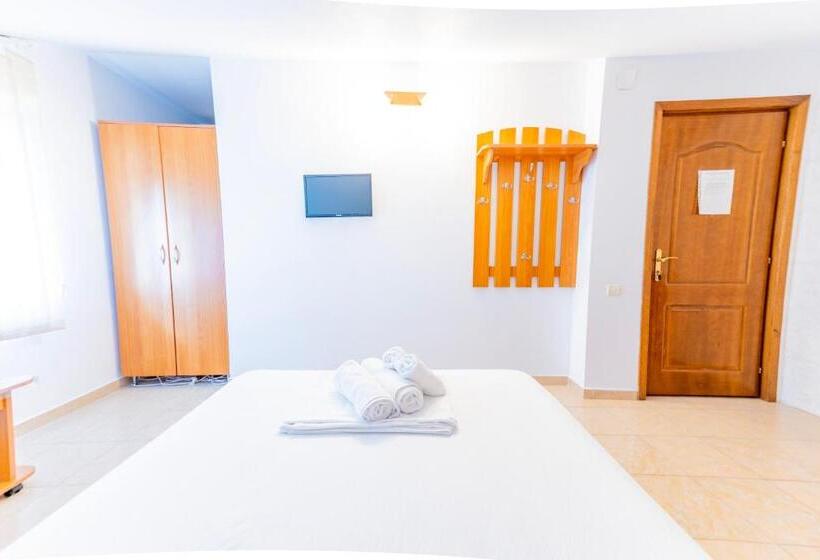 اتاق اکونومی, Vila Babai