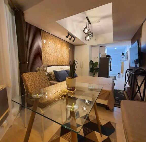 سوئیت با تخت بزرگ, Azure North   Executive Suite