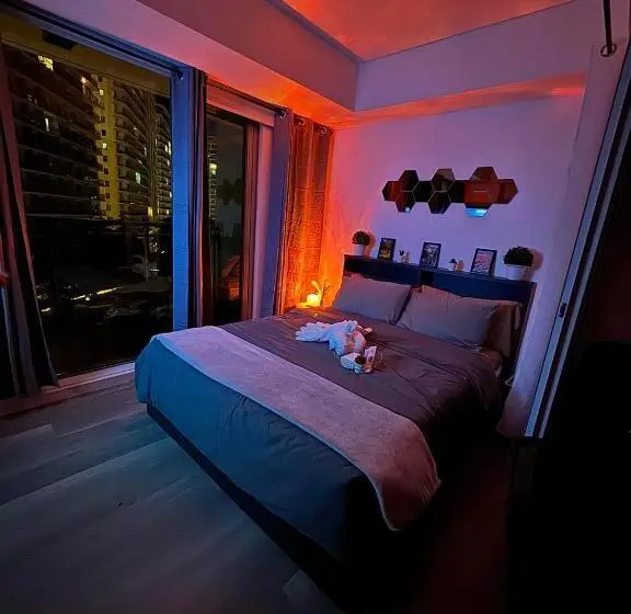 اتاق استاندارد با چشم‌انداز استخر, Happy Staycation In Azure Urban Resort Spacious Family Room Near Sm Bicutan And Manila Airport