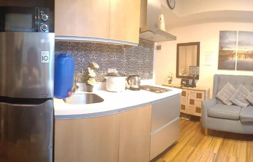 דירה בת חדר שינה 1 עם מרפסת, Azure Urban Residence A11 Near Airport And Sm Bicutan+ Free Wifi