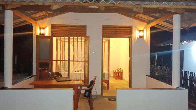 ویلای 1 خوابه, Hriketiya White Villa