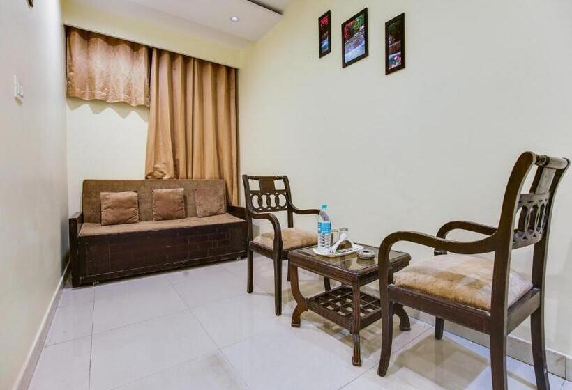 חדר קלאסי לשלושה, Collection O Ignis