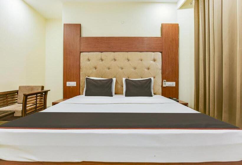 חדר קלאסי לשלושה, Collection O Ignis