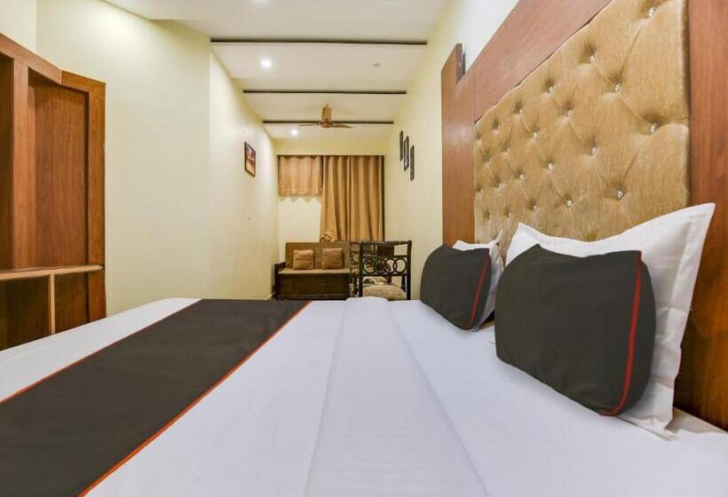 חדר קלאסי לשלושה, Collection O Ignis