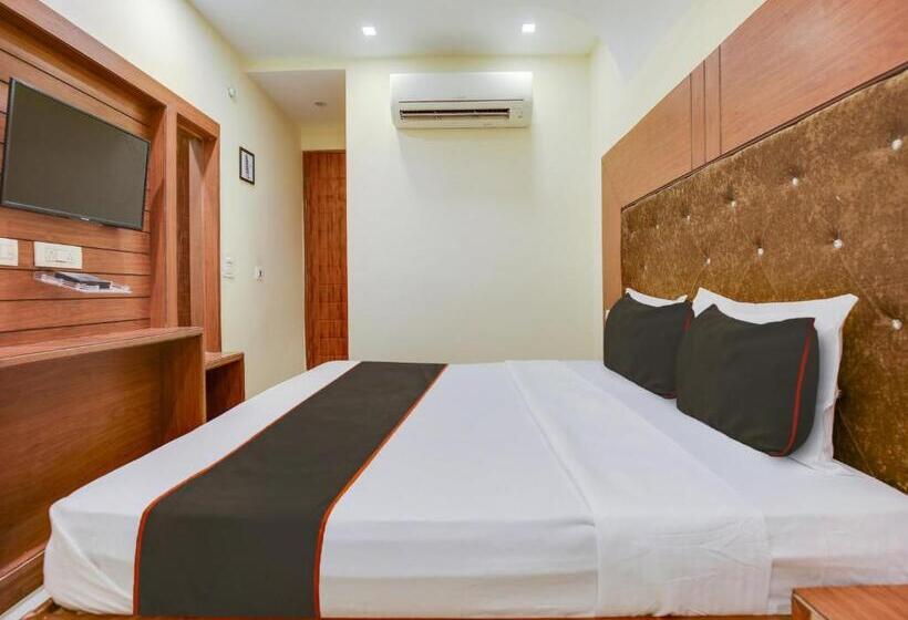 חדר קלאסי לשלושה, Collection O Ignis