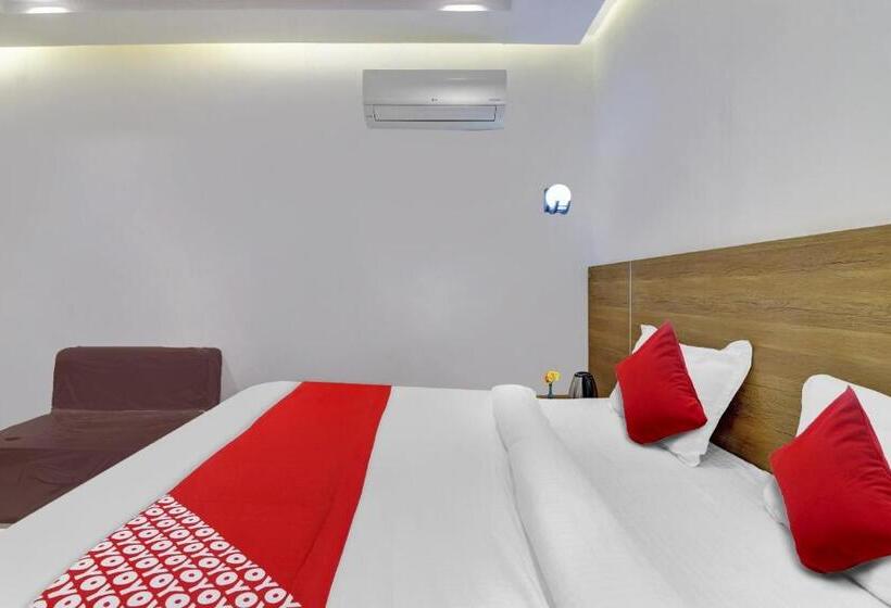 Quarto Triplo Clássico, Flagship Hotel Dcrest