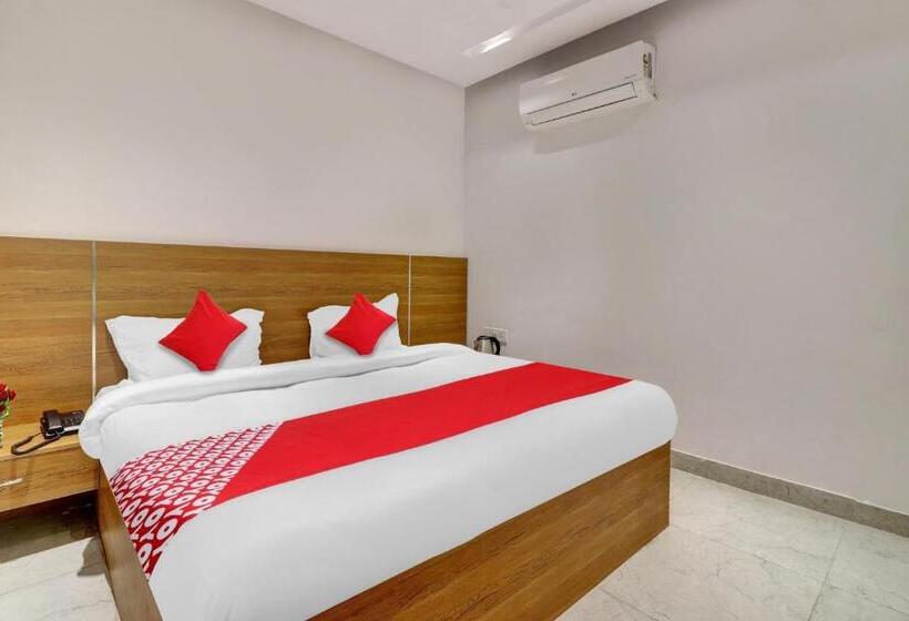 Quarto Triplo Clássico, Flagship Hotel Dcrest