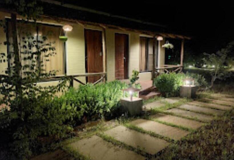 디럭스 룸, Grand Narmada Homestay Jungle Resort , Madhya Pradesh