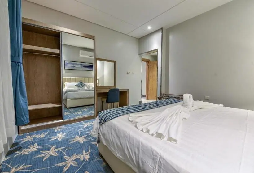 Huoneisto 3 Makuuhuonetta, Amar Suites