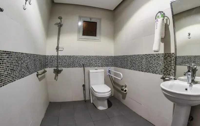Huoneisto 3 Makuuhuonetta, Amar Suites