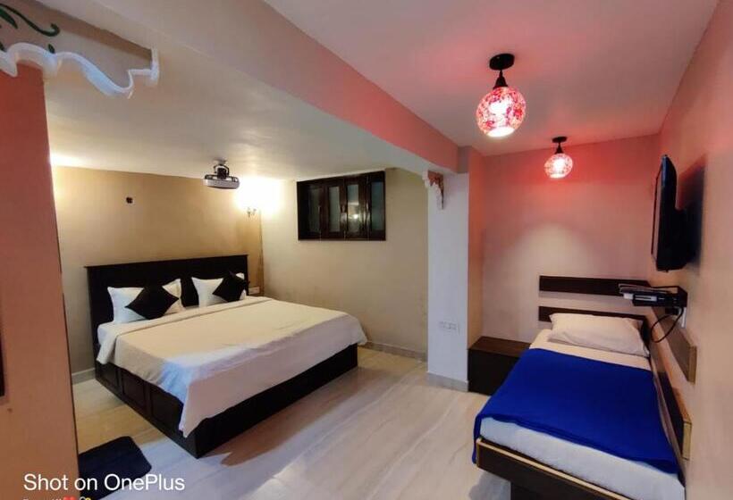 Номер Стандарт Трехместный, Hill Side Cottage,mount Abu