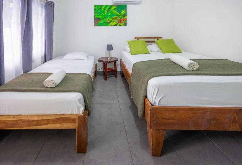 חדר סופריור לשלושה, La Casona Eco Lodge Tortuguero