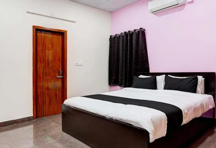 Classic Kolmen Hengen Huone, Oyo Flagship Vibrant Pleasent Stay
