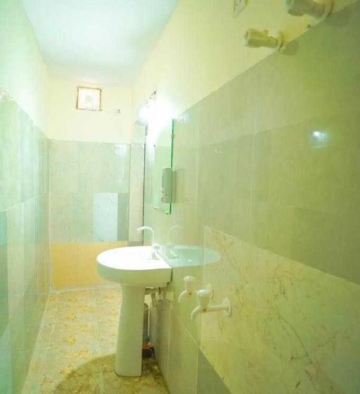 Трехместный Номер Классика, Oyo The Manvi