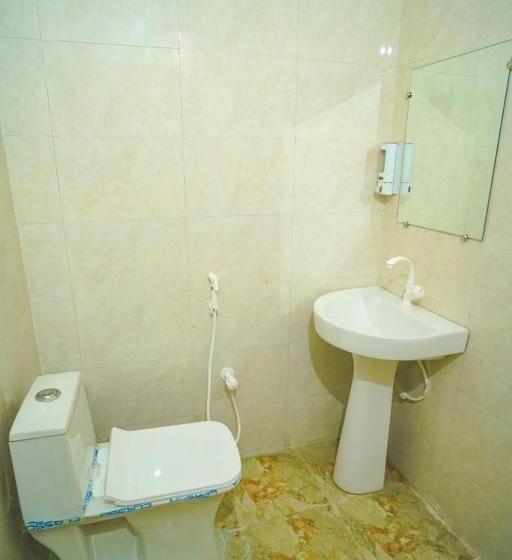 Quarto Triplo Deluxe, Oyo The Manvi